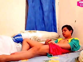Solo boy Hansel Thios Brazzers clip: steamy bath followed by solo action in step-sisters room