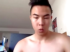 Asian cam show: solo gay masturbation performance