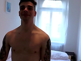 Czech Hunter 530: Amateur gay gets paid for cock sucking and ass fucking