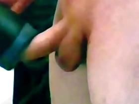 Gay masturbation ends up in a solo cumshot