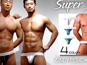 Underwear model’s jockstrap mishap during photoshoot